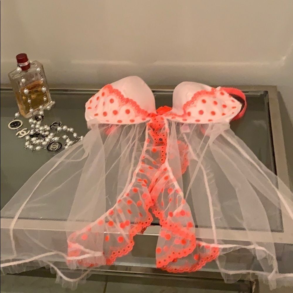 VICTORIA’S Secret satin baby doll